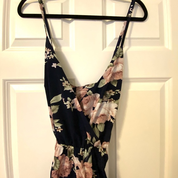 Elegant flowers romper - Picture 2 of 9